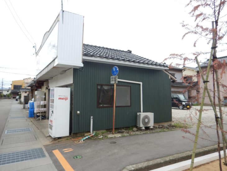   金沢市　金田乳販様　板金屋根・外壁施工事例