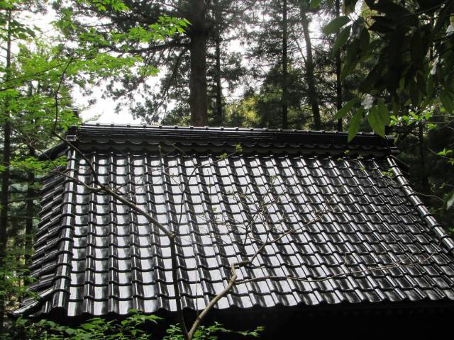   白山市　杉森白山神社神殿　屋根葺き替え施工事例