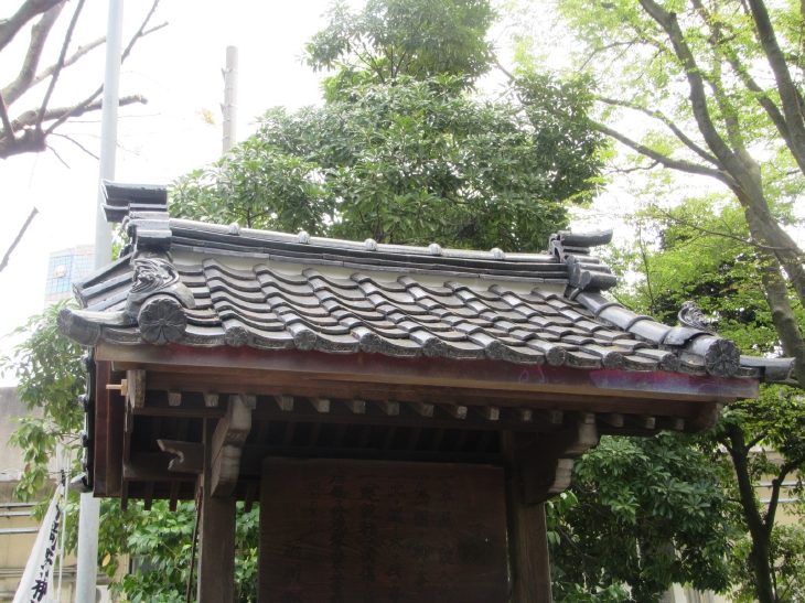   平岡野神社　看板屋根　葺き替え施工事例